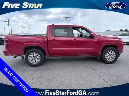 Used 2022 Nissan Frontier SV RWD image 2