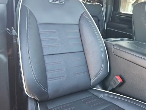 Used 2024 GMC Sierra 2500 AT4X image 13