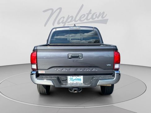 Used 2020 Toyota Tacoma SR5 RWD image 4
