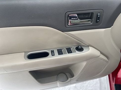 Used 2010 Ford Fusion SEL image 18