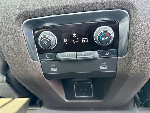 Used 2022 Chevrolet Tahoe LT w/ Luxury Package AWD/4WD image 24