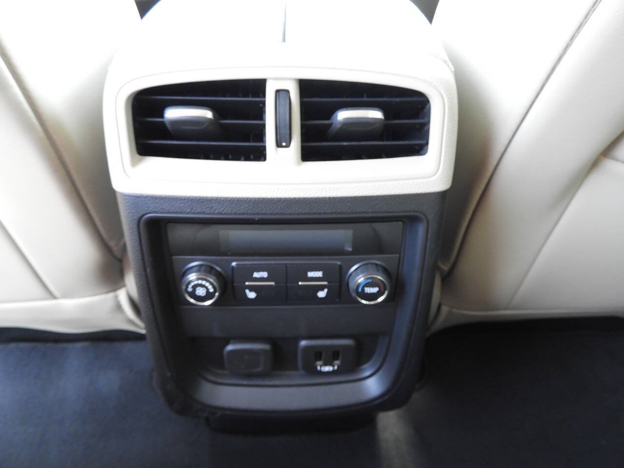Used 2019 Buick Envision Essence AWD/4WD image 23