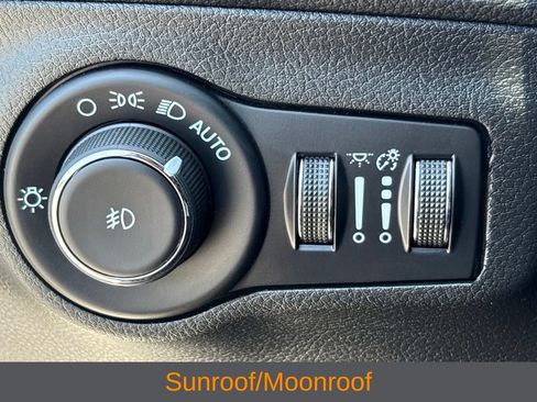 Used 2021 Jeep Compass Limited w/ Sun and Sound Group AWD/4WD image 7