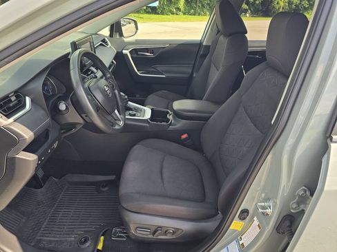 Used 2022 Toyota RAV4 XLE w/ Convenience Package AWD/4WD image 12