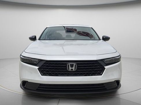 Certified 2025 Honda Accord SE image 5