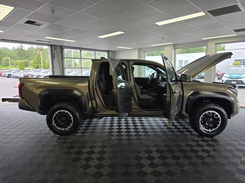 Used 2024 Toyota Tacoma TRD Off-Road AWD/4WD image 16