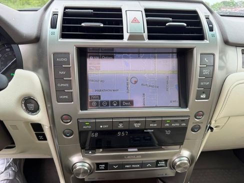 Used 2017 Lexus GX 460 Premium w/ Premium Package AWD/4WD image 17