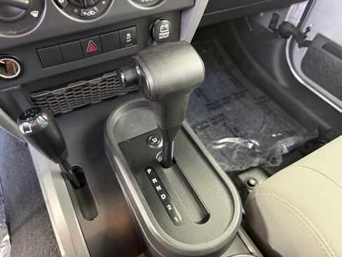 Used 2010 Jeep Wrangler Unlimited Sport image 39