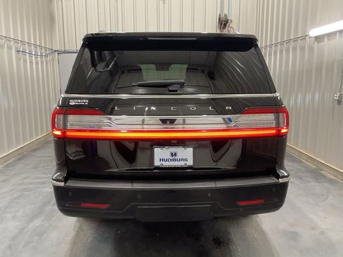 Used 2018 Lincoln Navigator Select image 22