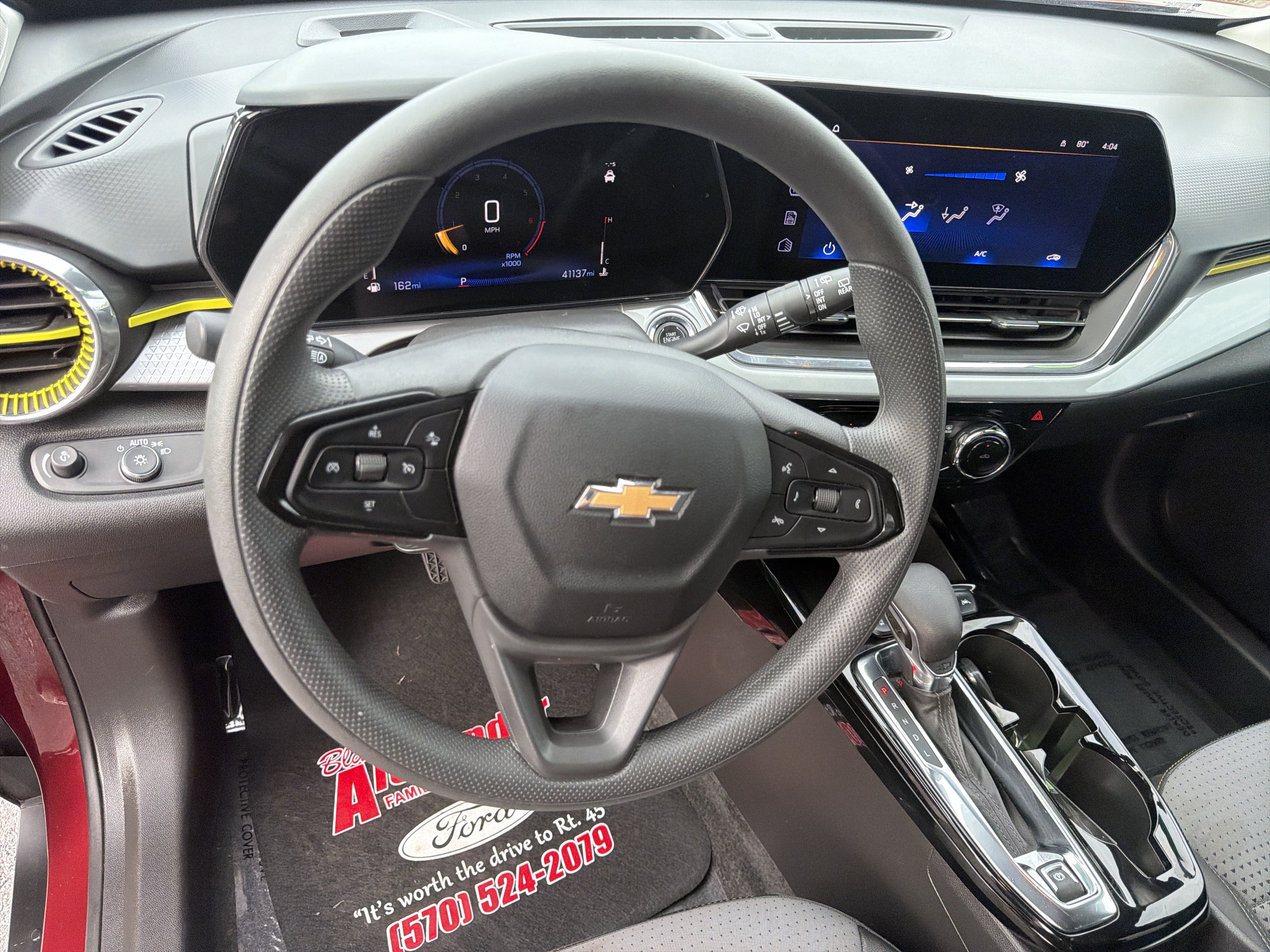 Used 2025 Chevrolet Trax LT FWD image 17