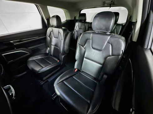 Used 2025 Kia Telluride S image 22