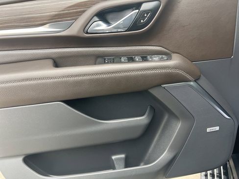 Used 2021 GMC Yukon Denali w/ Denali Premium Package image 17