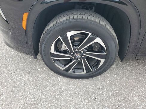 Used 2025 Buick Enclave Sport Touring image 17