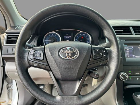 Used 2017 Toyota Camry LE FWD image 25