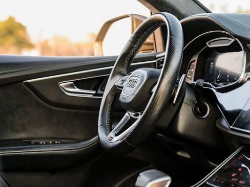 Used 2022 Audi RS Q8 image 15