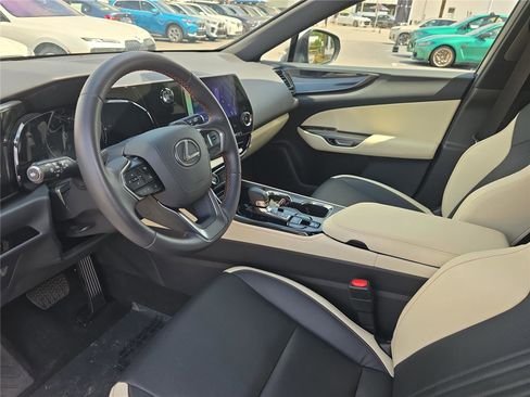Used 2024 Lexus NX 250 FWD w/ Towing Package (2000 Lbs) image 15