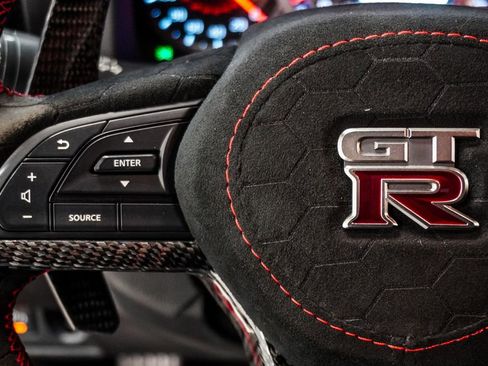 Used 2017 Nissan GT-R Premium AWD/4WD image 25