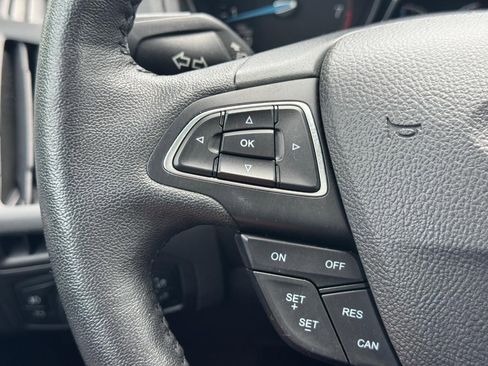 Used 2018 Ford Focus SEL w/ Cold Weather Package FWD image 23