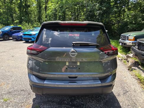 Used 2026 Nissan Rogue SV FWD image 6