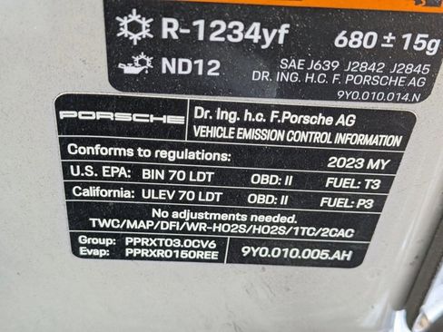 Used 2023 Porsche Cayenne Platinum Edition image 22