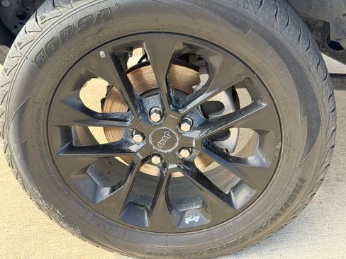 Used 2023 Jeep Gladiator Overland image 9