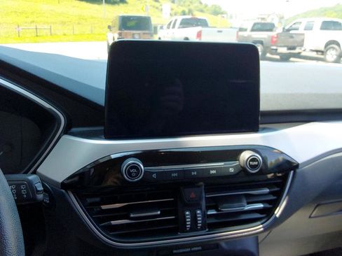 Used 2020 Ford Escape SE image 15