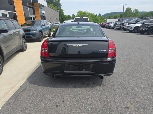 Used 2006 Chrysler 300 SRT8 w/ SRT Option Group II RWD image 5