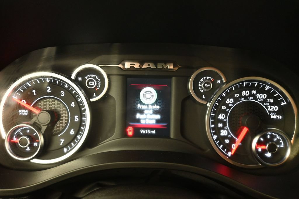 Used 2025 RAM 1500 Big Horn AWD/4WD image 4