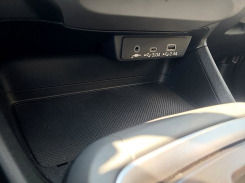 Used 2024 Subaru Crosstrek 2.0i Premium image 19