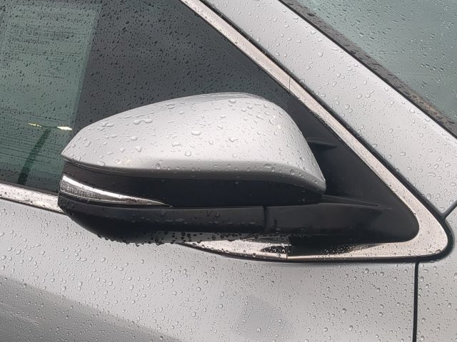 Used 2019 Toyota Highlander LE FWD image 12