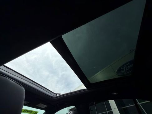 Used 2025 Cadillac XT4 Sport w/ Cold Weather Package image 17