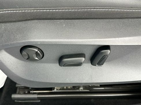 Used 2022 Volkswagen Taos SE image 18