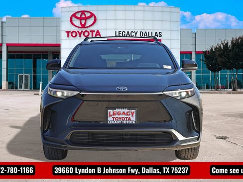 Used 2024 Toyota bZ4X XLE w/ Weather Package image 6