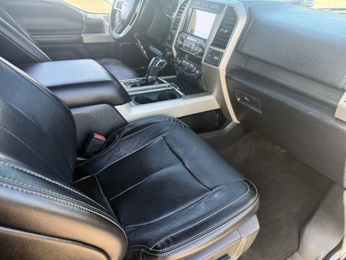 Used 2020 Ford F150 Lariat image 13