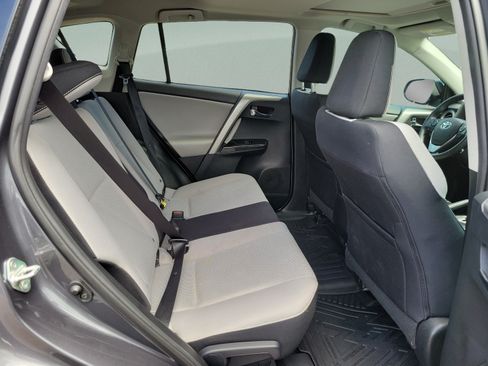 Used 2018 Toyota RAV4 Adventure FWD image 10