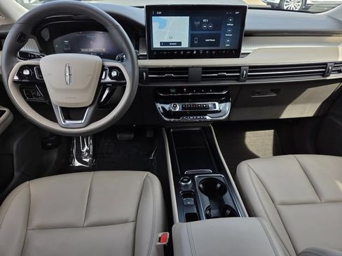 Used 2023 Lincoln Corsair FWD image 7