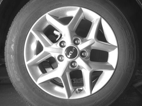 Used 2025 Kia Soul LX w/ LX Technology Package FWD image 15