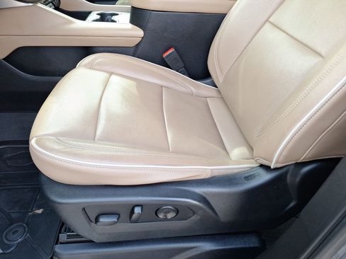 Used 2021 Chevrolet Tahoe Premier AWD/4WD image 16