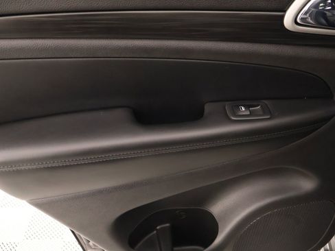 Used 2021 Jeep Grand Cherokee Laredo X AWD/4WD image 17