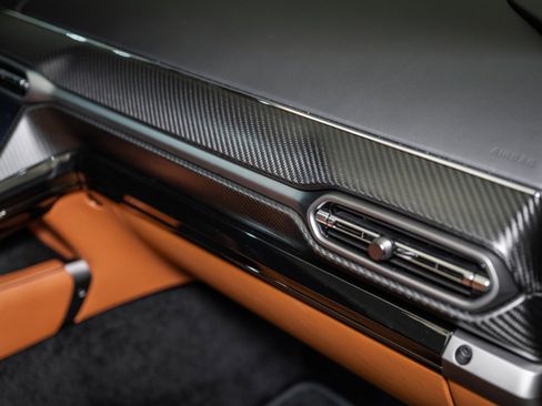 New 2026 Aston Martin V8 Vantage Roadster image 36