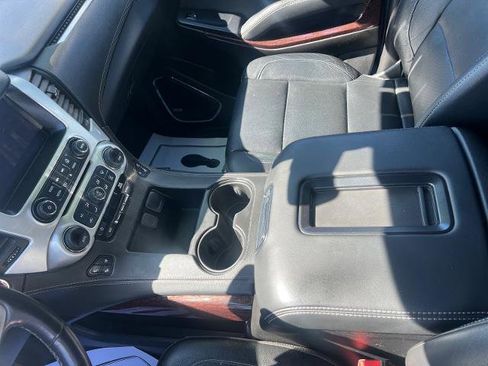 Used 2020 GMC Yukon XL SLT w/ Open Road Package AWD/4WD image 9