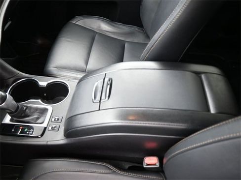 Used 2016 Toyota Highlander XLE image 31