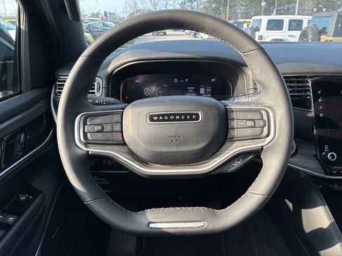 Used 2024 Jeep Wagoneer Series III image 21