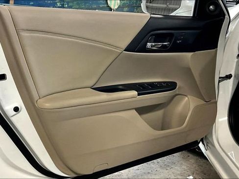 Used 2015 Honda Accord EX-L image 18