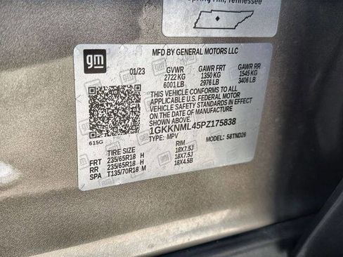 Used 2023 GMC Acadia SLT FWD image 33