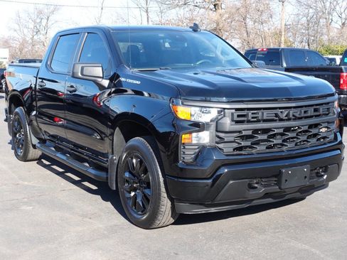 Used 2023 Chevrolet Silverado 1500 Custom image 4