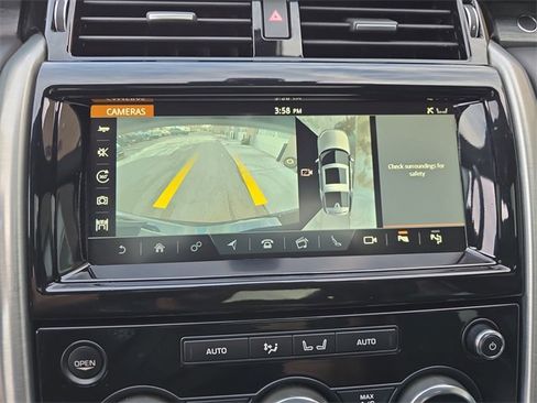 Used 2017 Land Rover Discovery HSE Luxury image 27