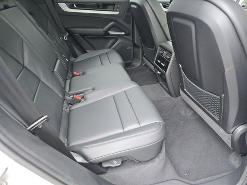 New 2026 Porsche Cayenne image 14