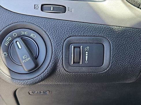 Used 2019 Dodge Journey Crossroad w/ Driver Convenience Group FWD image 16