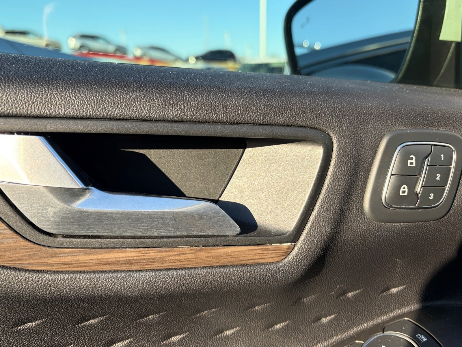 Used 2020 Ford Escape Titanium FWD image 8